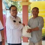 Peringati Hari Buruh Internasional, Sejumlah Serikat Pekerja Bagi Sembako Kepada Masyarakat